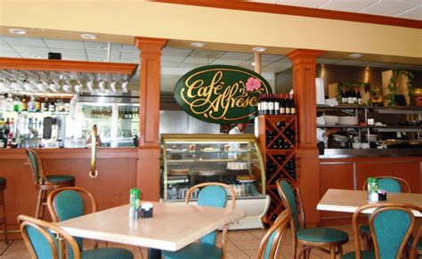 Its beautiful beaches and tropical climate makes it an excellent vacation destination. Cafe Alfresco On The Pinellas Trail In Downtown Dunedin ...