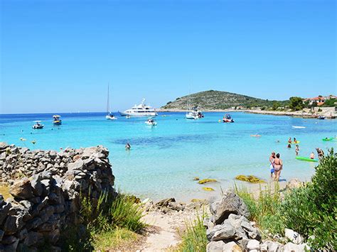 Térkép sziklás strand 200 m homokos strand 200 m. Ganztagesausflug Blaue Lagune und 3 Inseln von Trogir