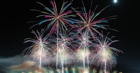 Fire Flowers Dazzle In Gorgeous Photos Of Japanese Fireworks Wired