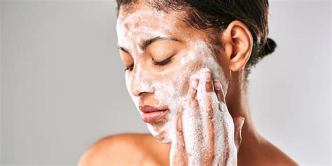 19 Best Face Washes For Acne 2021 Stuff Lovely