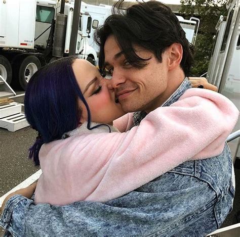 Descendants 3 Dove Cameron Dove And Thomas Thomas Doherty