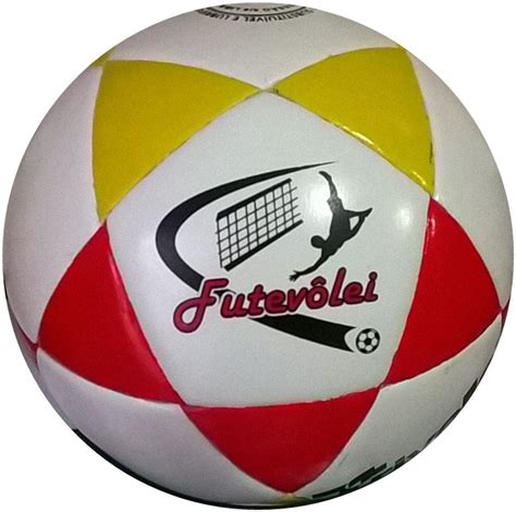 A chuva que atingiu a cidade do litoral paulista no dia anterior deu uma trégua e as equipes treinaram em uma clima. Bola De Futvôlei Futebol De Areia Trivella - Brasil Gold ...
