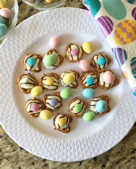 Easter Hugs Pretzel Snaps Recipe Sweet And Salty Easter Dessert