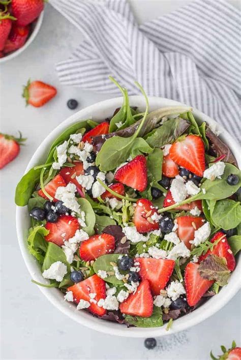 Mixed Berry Salad With Goat Cheese And Balsamic Vinegar A Classic Twist
