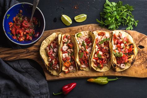 In addition, i will teach how to make that delicious guacamole and salsa to go with the burrito! Delicious Summertime Mexican Seafood Recipes