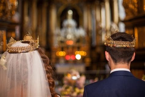 7 Greek Wedding Traditions