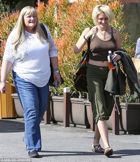 The two were spotted having dinner at ahi sushi in studio city, calif. Paris Jackson and mother Debbie Rowe look content in snap | Daily Mail Online