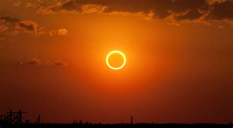 Annular solar eclipse, new moon in gemini. June 10 Annular Solar Eclipse - Amazing photos of the ...