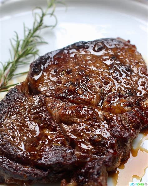 Cast Iron Rib Eye Steak with Chimichurri Sauce - Urban ...
