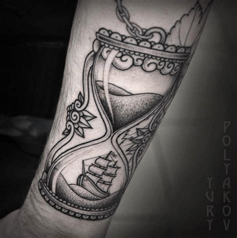 50 Amazing Hourglass Tattoos And Meanings Tattooblend