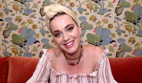 Katy Perry Posted A Mirror Selfie Days After Giving Birth That All Moms Can Relate To Glamour