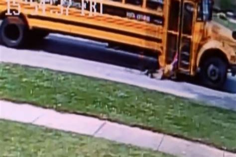Video Captures School Bus Dragging Young Girl Down Kentucky Street Nbc News