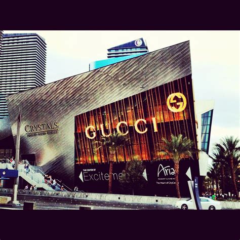 Gucci Store In Las Vegas Storefront Design Gucci Store Facade Design