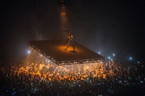 Photos Kanye West Floats Into Seattle On A Suspended Stage Seattle