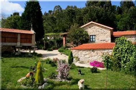 Casa rural en la ribeira sacra pensada para failias con niños o grupos familiares, que desean conocer la zona, descansar o incluso realizar sus viajes de verano para conocer galicia. Turismo Enxebre: Casas Rurales de Galicia