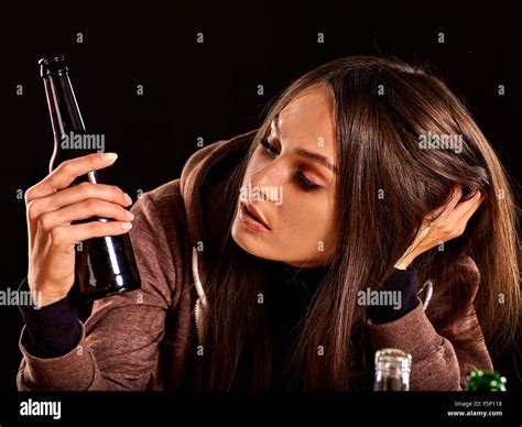 Drunk Girl Holding Bottle Vodka Fotos Und Bildmaterial In Hoher Auflösung Alamy