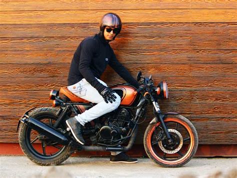 Jawa is town bike it is visible fancy bike nothing more. Bajaj Pulsar 200 Modified As A Cafe Racer - DriveSpark News
