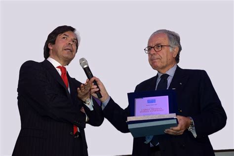 Home » ultime » azioni italia. Azioni e relazioni di Carlo Messina (che pensa a Popolare ...
