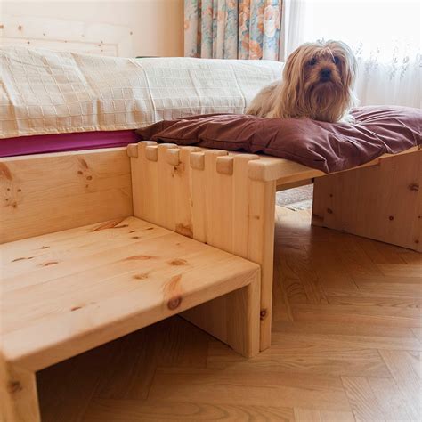 So hast du am kopf und an den füßen ausreichend platz zum recken und strecken. Beruhigendes Zirbenholz-Bett für Hunde | Möbel aus Zirbenholz