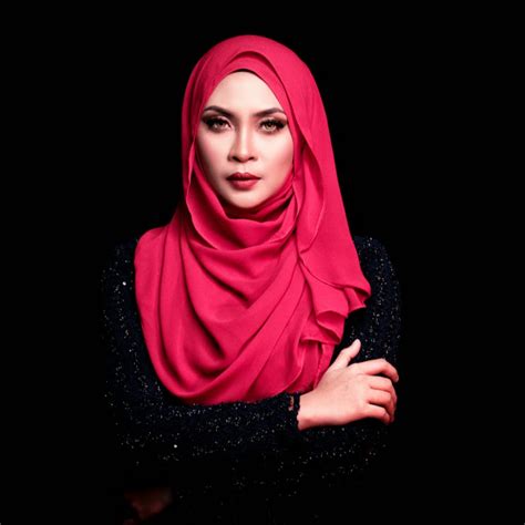 siti nordiana morden dress hijab style tutorial pop songs muslim girls beautiful hijab