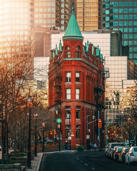 The Best Things to do in Toronto - A Guide to the Top Attractions in