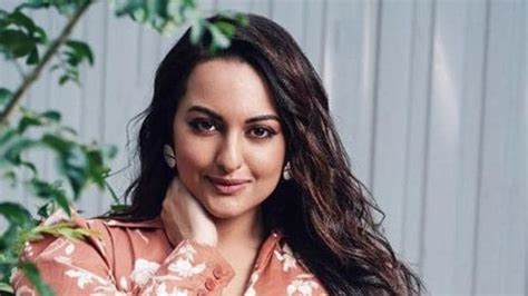 Sonakshi Sinha Issues Apology To Valmiki Community Following Her Offensive Remark Bollywood