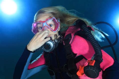 How To Equalize Ear Pressure When Scuba Diving Scuba Diving