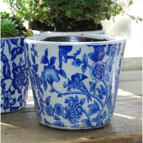 Blue And White Plant Pot In 2020 White Plants Plant Pot Covers