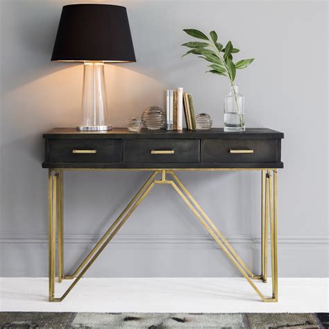 10 Console Tables With An Exquisite Geometric Design