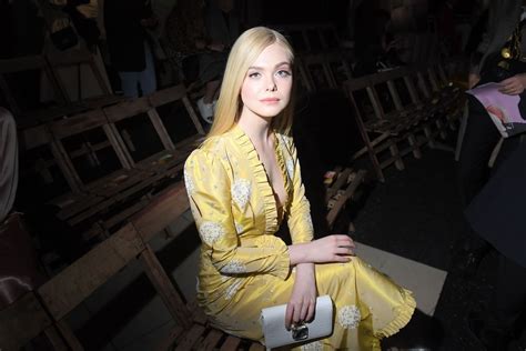 Pale Blonde Beauty Elle Fanning Shows Her Tits And Nipples The