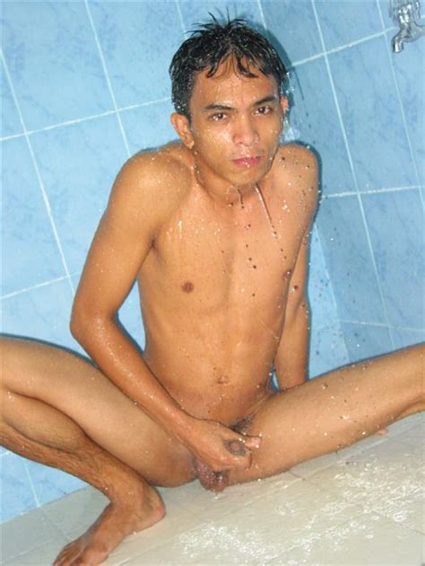 Twink Enjoy Rubbing His Cock While Having A Shower Ass Point