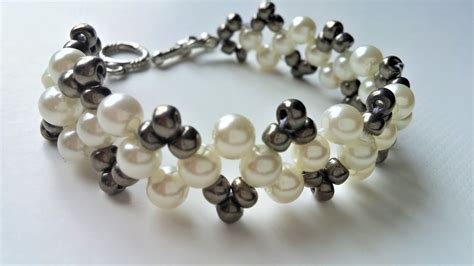 You will find beadwork patterns for necklaces , bracelets, holiday jewelry, and more. DIY Pearl Bracelet .Beaded jewelry pattern for beginners ...