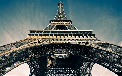 Download Eiffel Tower Paris Wallpaper Hd Background For Mobile And Pc