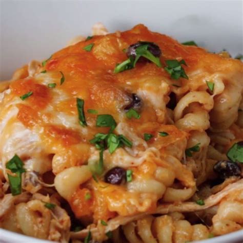 Remove the chicken from the pan and set aside. Southwest Chicken Alfredo Pasta Bake | Southwest chicken ...