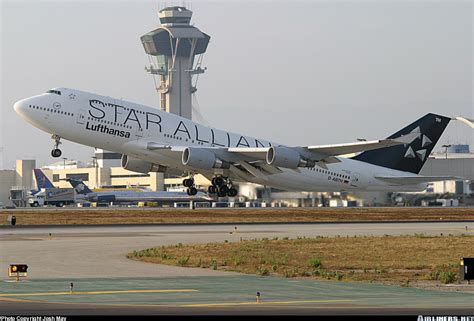 Boeing 747 430m Star Alliance Lufthansa Aviation Photo 0392677