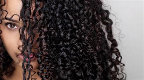 The reason this move works so well is the way it positions your muscle: How To: Air Dry vs. Diffusing Curls Video - Black Hair ...