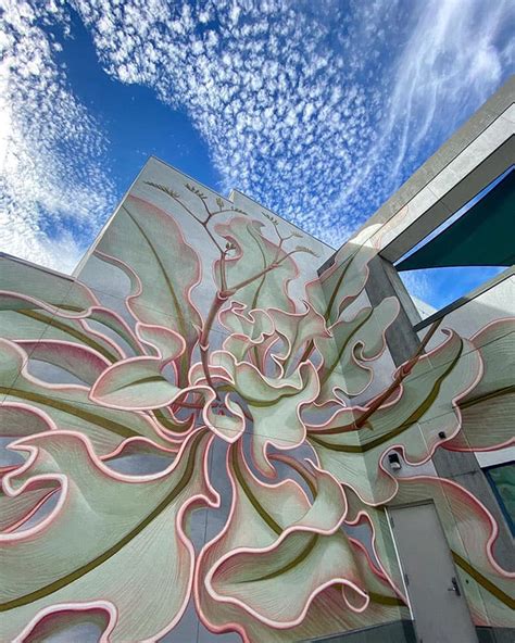 Kreatif 8 Potret Mural Bunga Raksasa Yang Hiasi Dinding Gedung