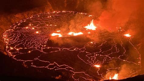 Video Kilauea Volcano Eruption Still Going Strong