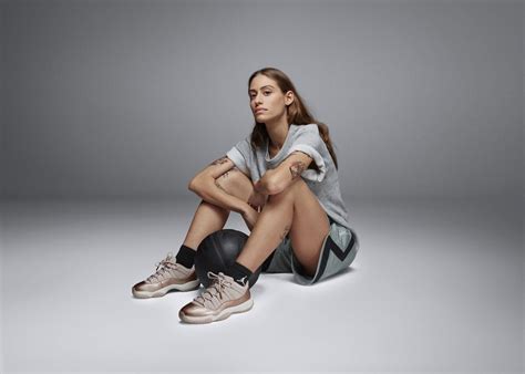 How to model for nike australia. Jordan Brand Unveils Women's 2018 Summer Styles - Nike News