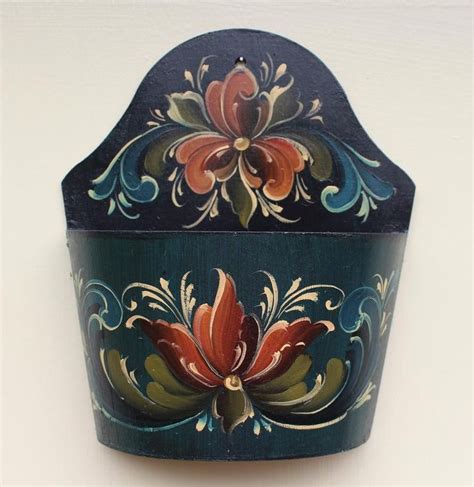 Originating in the mid eighteenth century now just trace over your design again, and you will have a chalk tracing imprint on your piece. Pin on Rosemaling pattern