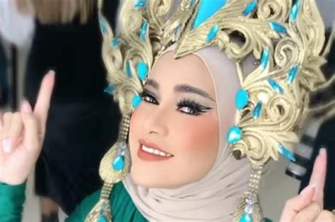 Olla Ramlan Pakai Cosplay Kadita Di Esport Star Indonesia Cantik Dan