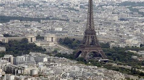 Eiffel Tower Unveils New Glass Floor 200 Ft Above Paris Fox News