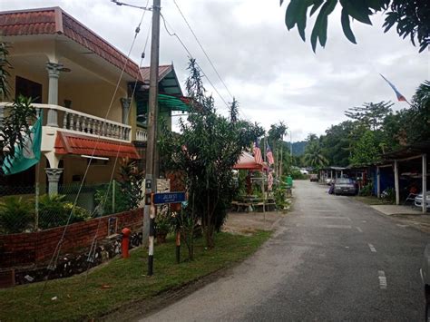 Disewakan tempat usaha di subang, mainroad jalan otista subang bisa di gunakan untuk supermarket, kantor bank, restoran cepat saji, kantor tiketing, rumah makan. Taman Sri Raya Kampung Tasek Tambahan Ampang - Ejen ...