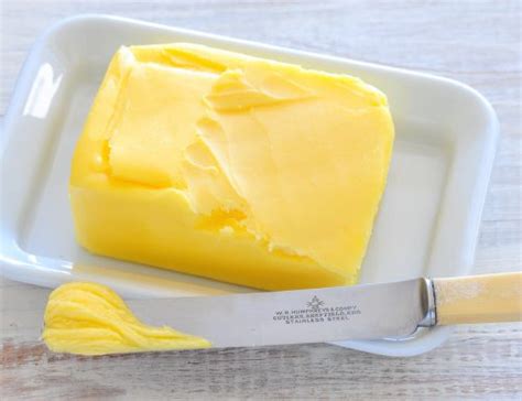 Se ci occorrono 300gr di burro dovremo calcolarne i 2/3 perciò scriveremo 300:3=100*2=200. burro con olio Archivi - Blog di NonSoloDolci di Katia