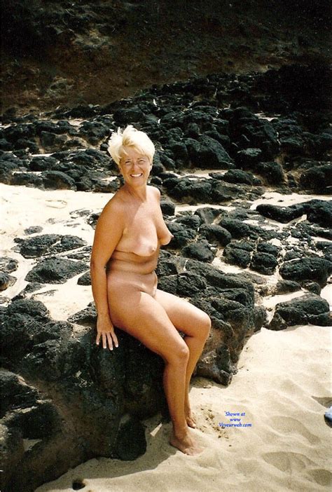 Debbie Nude On Secret Beach Preview April 2018 Voyeur Web