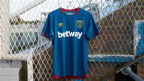 The official west ham united website with news, tickets, shop, live match commentary, highlights, fixtures, results, tables, player profiles, west ham tv simply select your score and first hammers goalscorer below and if you get it right you could be a winner. West Ham United 2018-19 Umbro Away Kit | 18/19 Kits ...