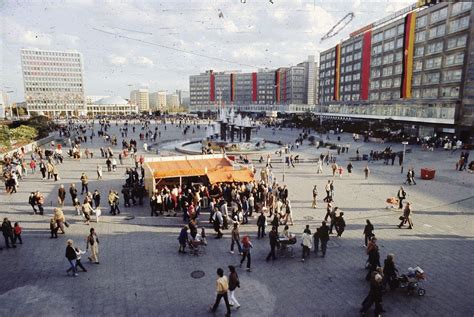 The Last Days Of East Germany 40 Fascinating Photographs That Capture Everyday Life Of Berlin