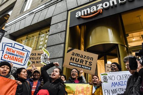 Amazons Hq2 Deal Makes Most New Yorkers Smile Poll Finds