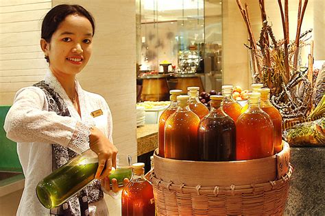 Tetapi lain ceritanya kalau yang diseruput adalah beras kencur atau kunyit asam. Valoricigaway's Home SPA Batam: 5 Cara Membuat Jamu Jawa ...