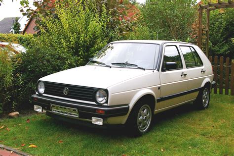 It was volkswagen's highest volume seller from 1983 and ended in (german) production in late 1992, to be replaced by the volkswagen golf mk3. VW Golf 2 Autom. mit Klima, SSD und ABS. erst 120 Tkm ...